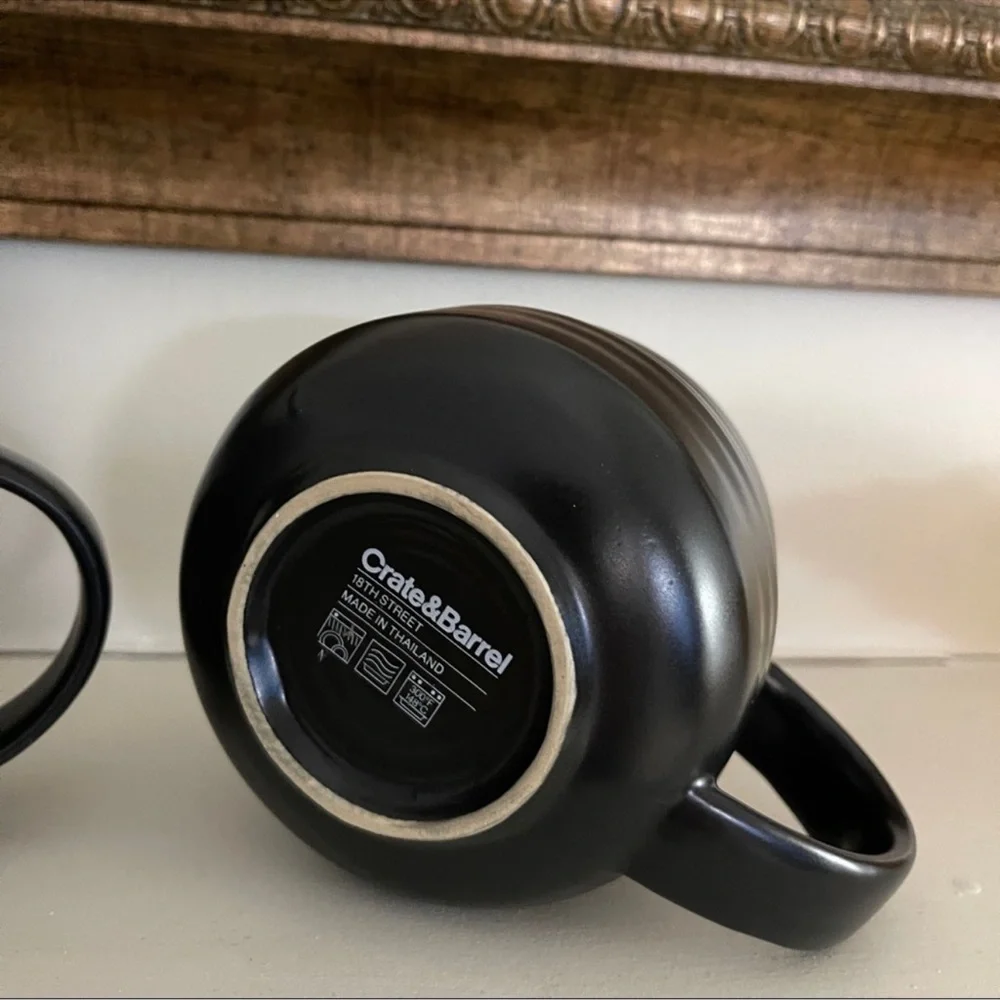 COPY - 2 x Crate&barrel 18th street mugs